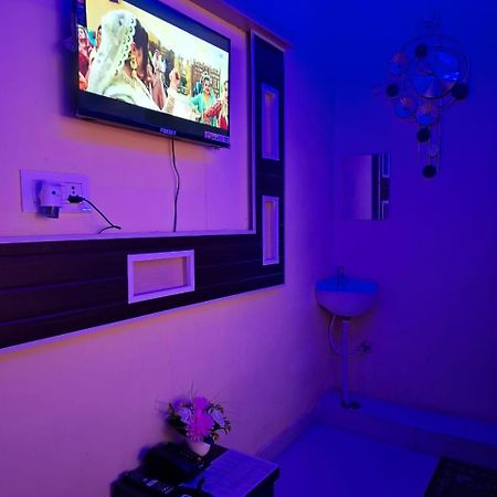 Hotel Sgh Subhadra Guest House Ayodhya Exteriör bild
