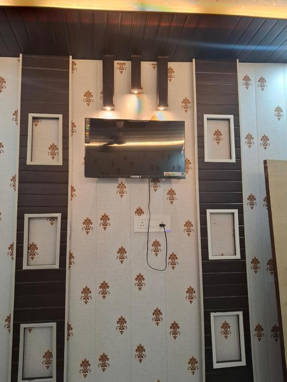 Hotel Sgh Subhadra Guest House Ayodhya Exteriör bild