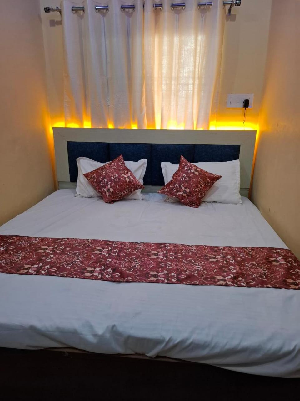 Hotel Sgh Subhadra Guest House Ayodhya Exteriör bild